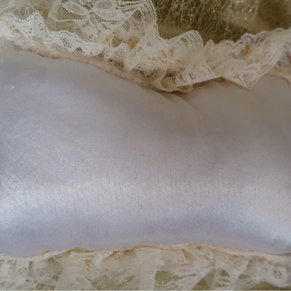 Hand Crafted Red Roses&Lace Pillow Passion Flower-Scented HOST PICK - Picture 8 of 9